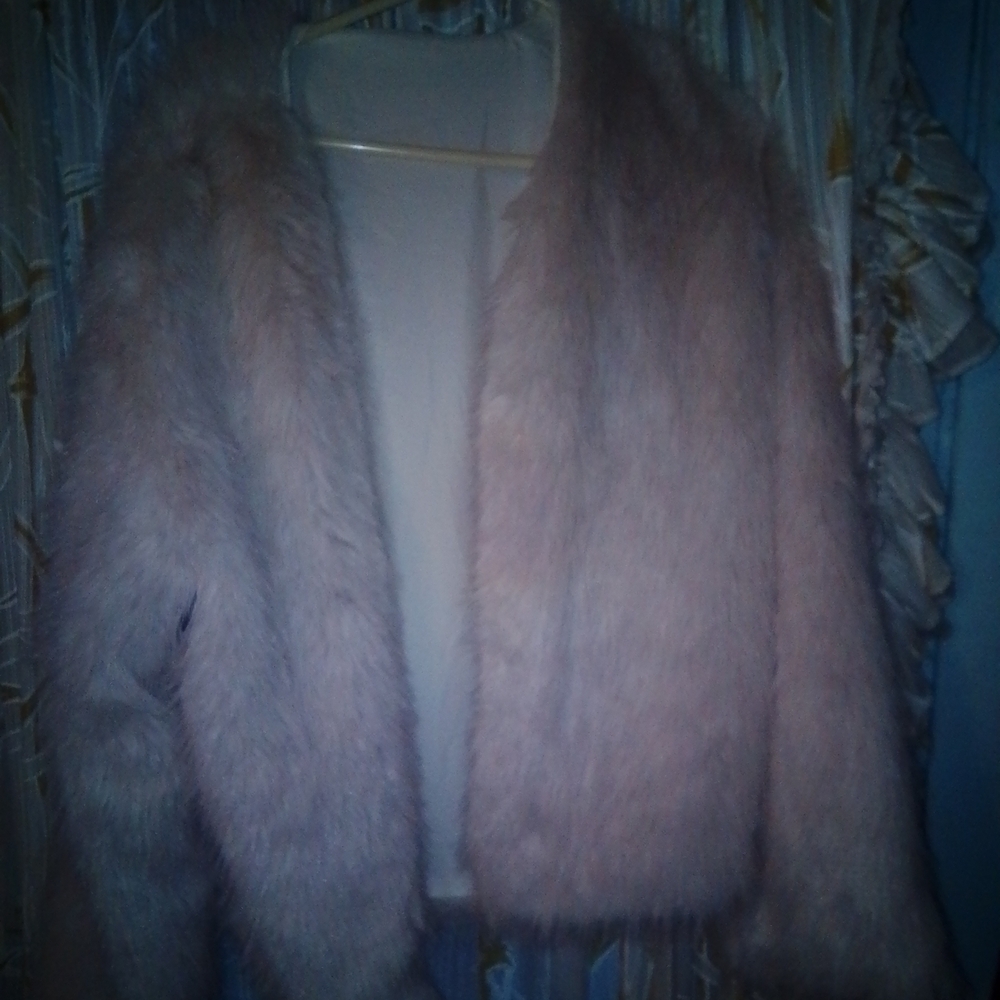 NEW Elegant Cream Faux Fur Jacket